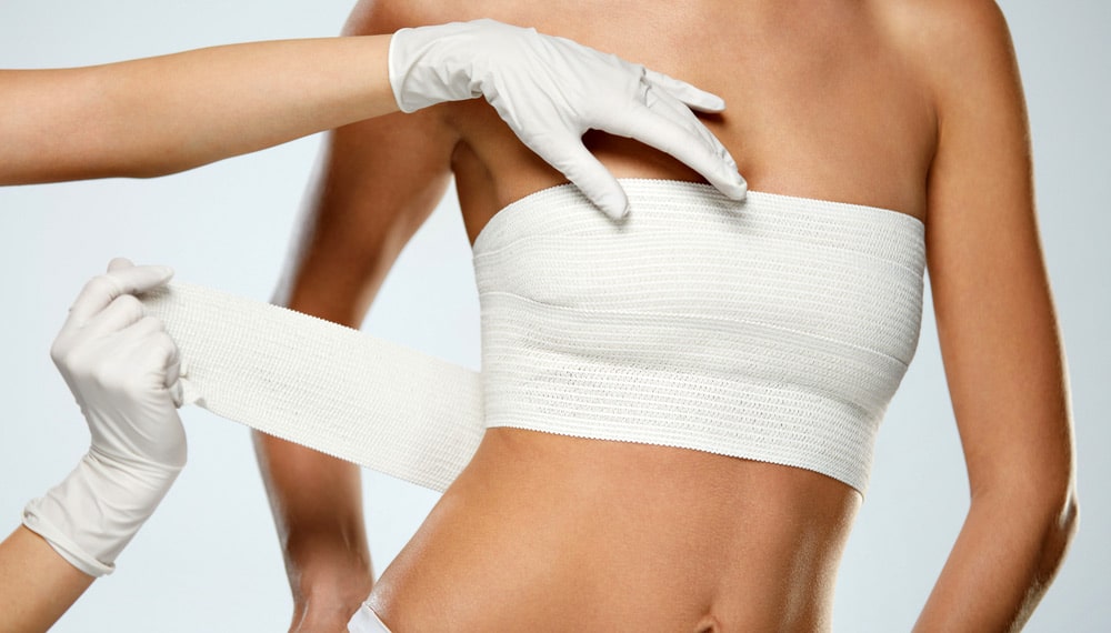 Can a breast augmentation and breast lift be performed at the same time?